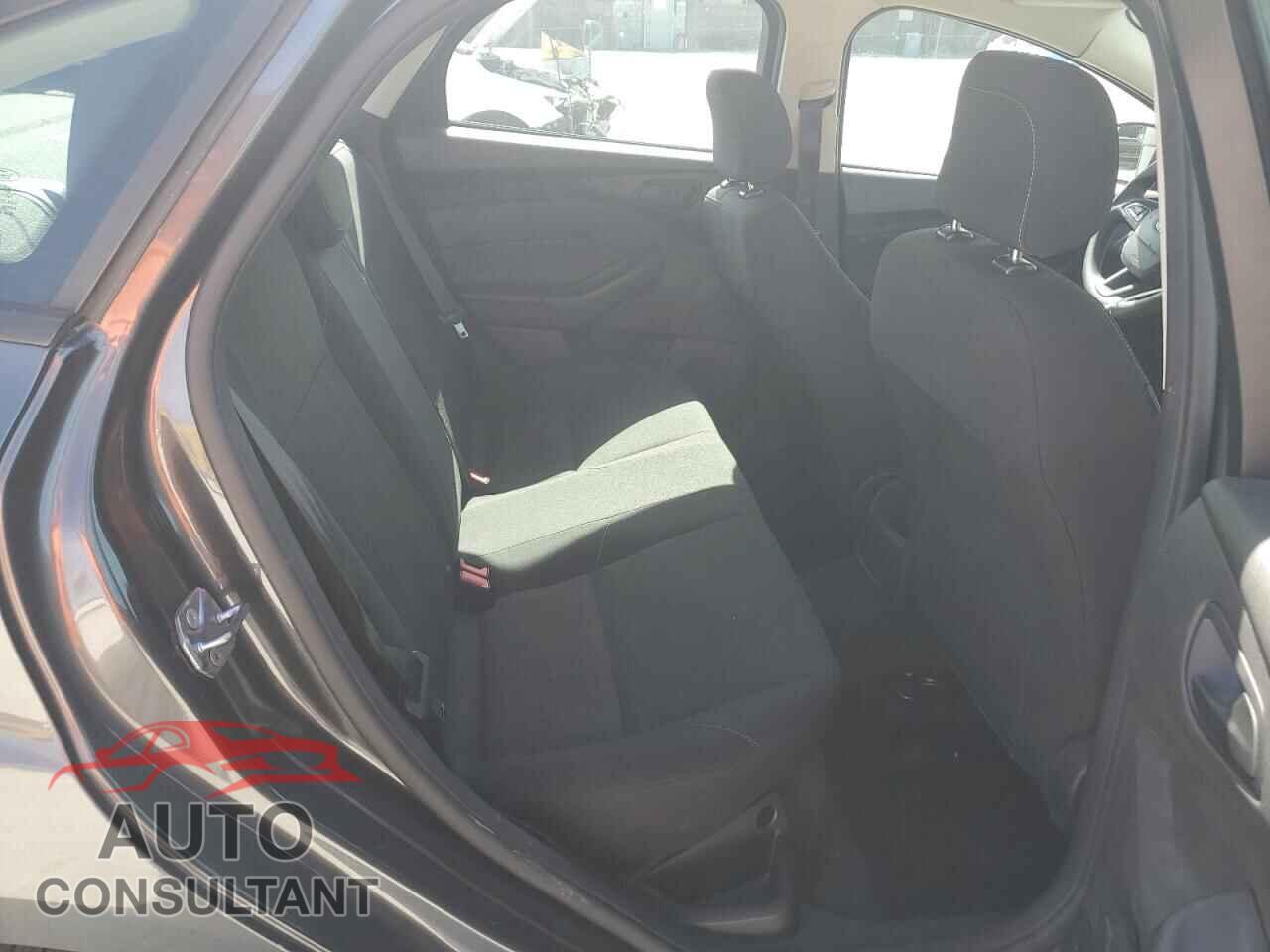 FORD FOCUS 2017 - 1FADP3E24HL337862