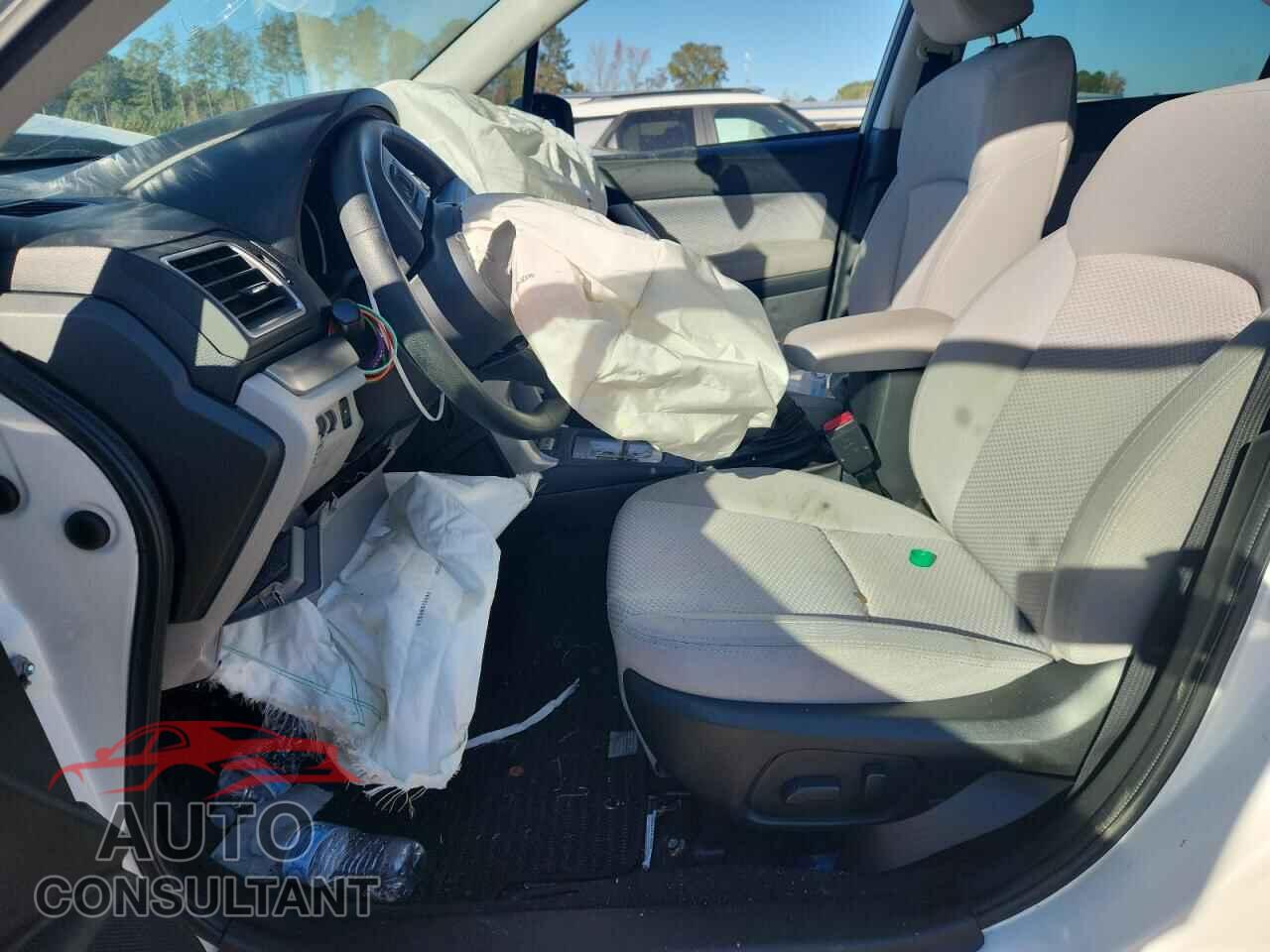 SUBARU FORESTER 2018 - JF2SJAEC3JH465620