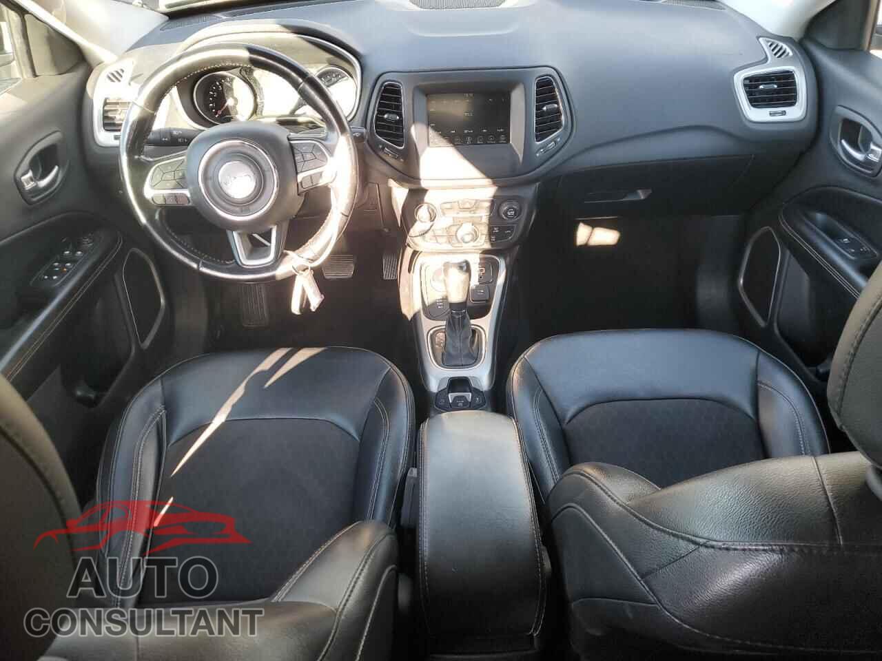 JEEP COMPASS 2020 - 3C4NJDBB8LT150177