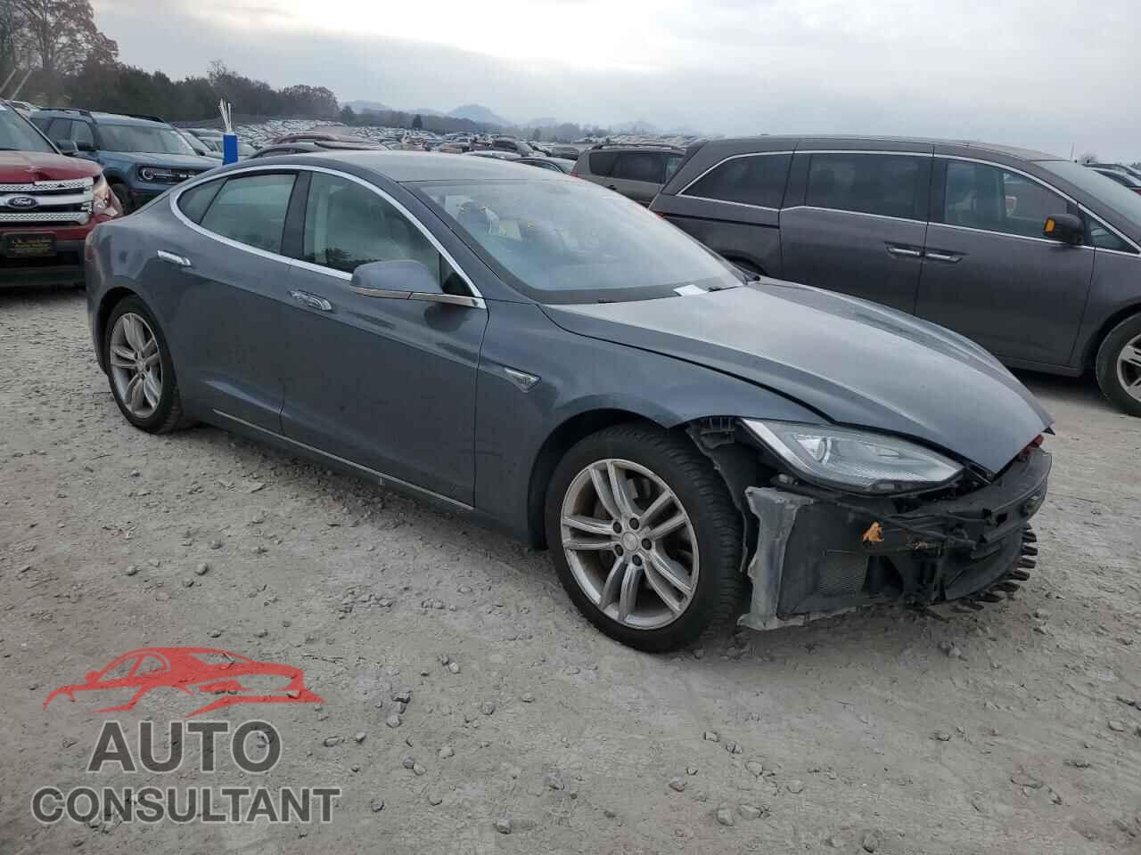 TESLA MODEL S 2013 - 5YJSA1CN8DFP12217