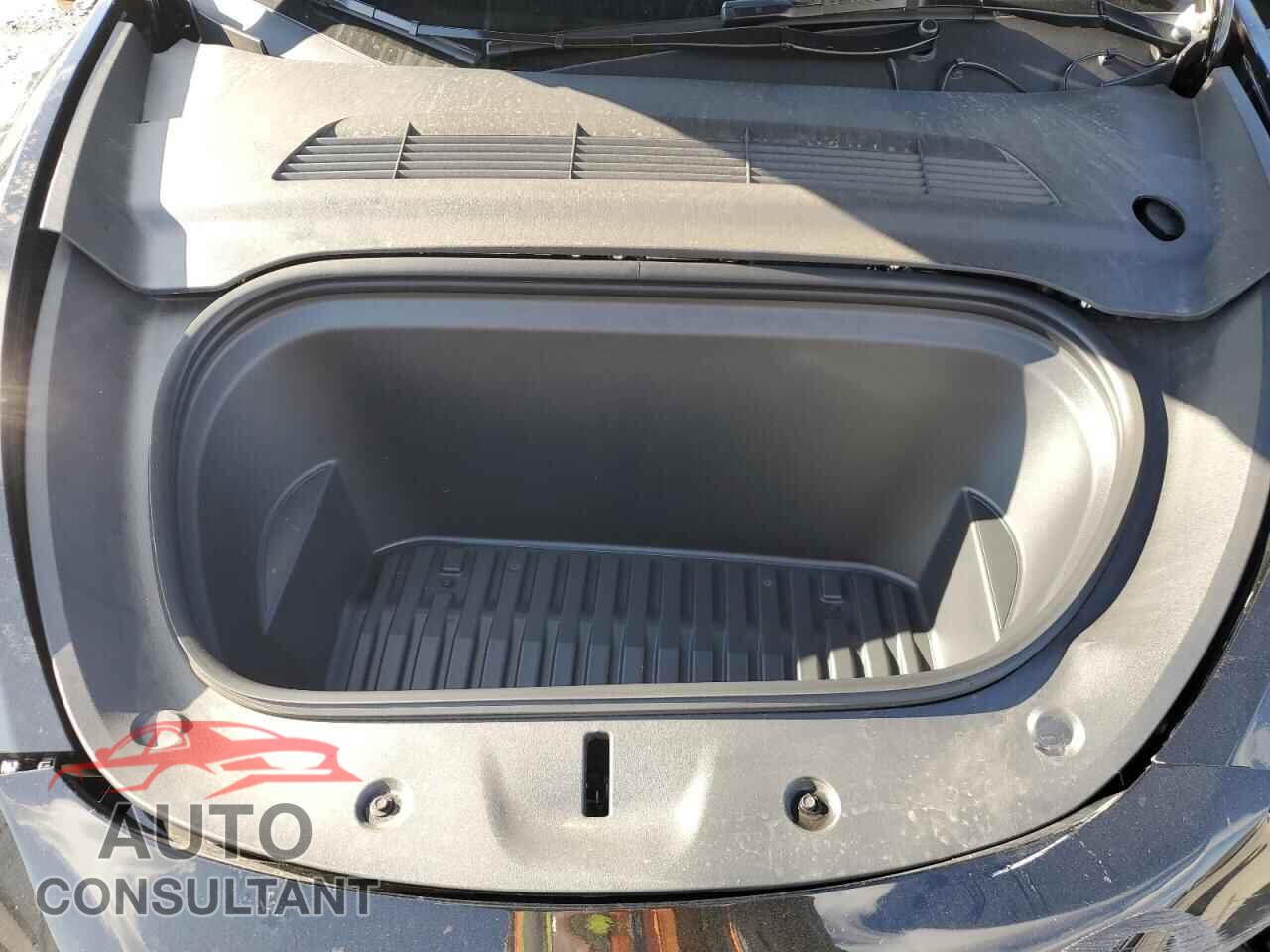 TESLA MODEL Y 2024 - 7SAYGDED2RF015540