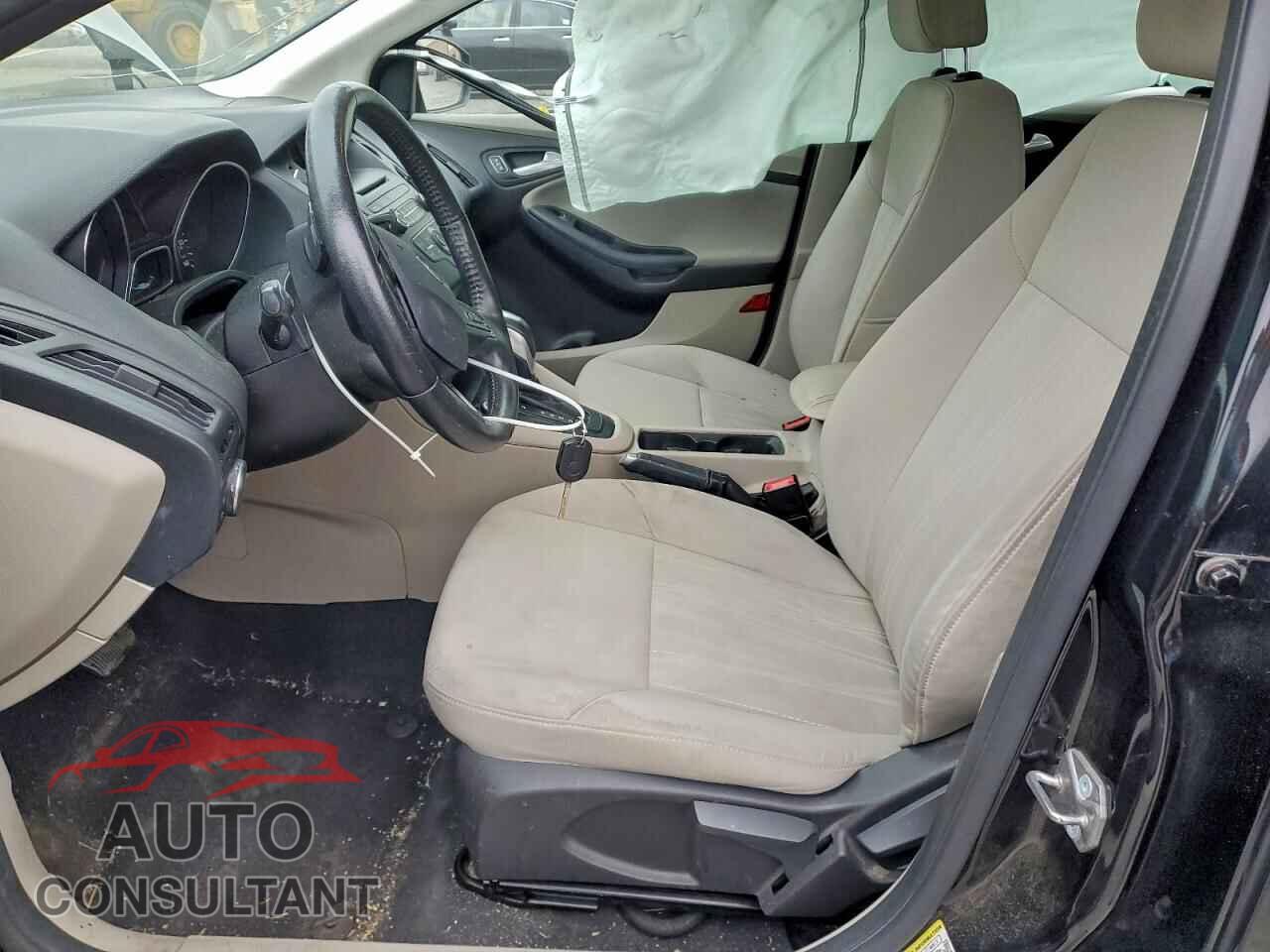 FORD FOCUS 2015 - 1FADP3F25FL247096