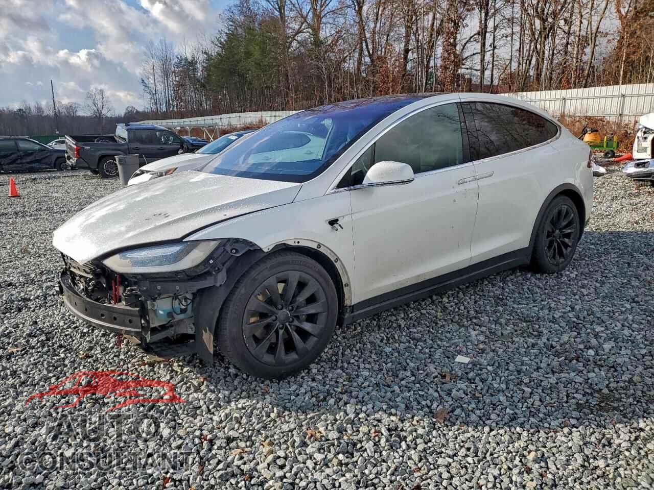 TESLA MODEL X 2017 - 5YJXCBE29HF064370