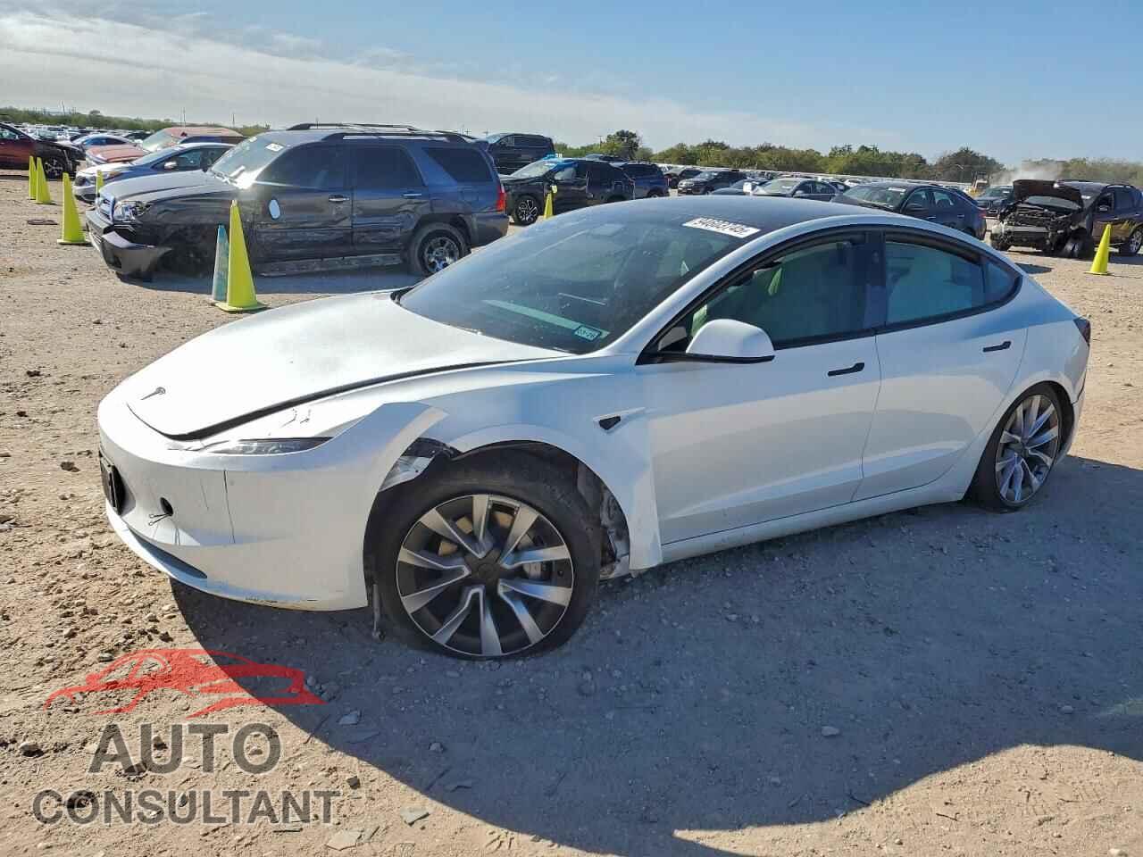 TESLA MODEL 3 2025 - 5YJ3E1EA3SF980057