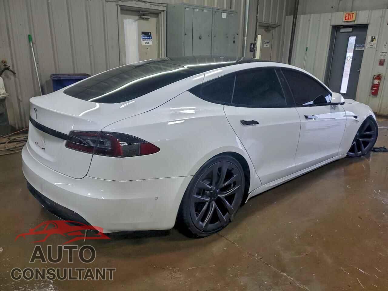 TESLA MODEL S 2022 - 5YJSA1E5XNF467953