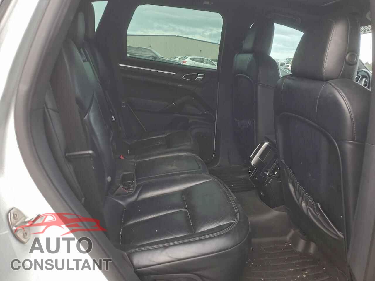 PORSCHE CAYENNE 2017 - WP1AB2A23HLA51205