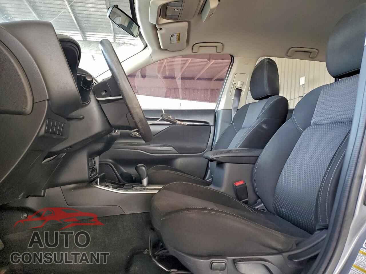 MITSUBISHI OUTLANDER 2020 - JA4AD2A35LZ007842