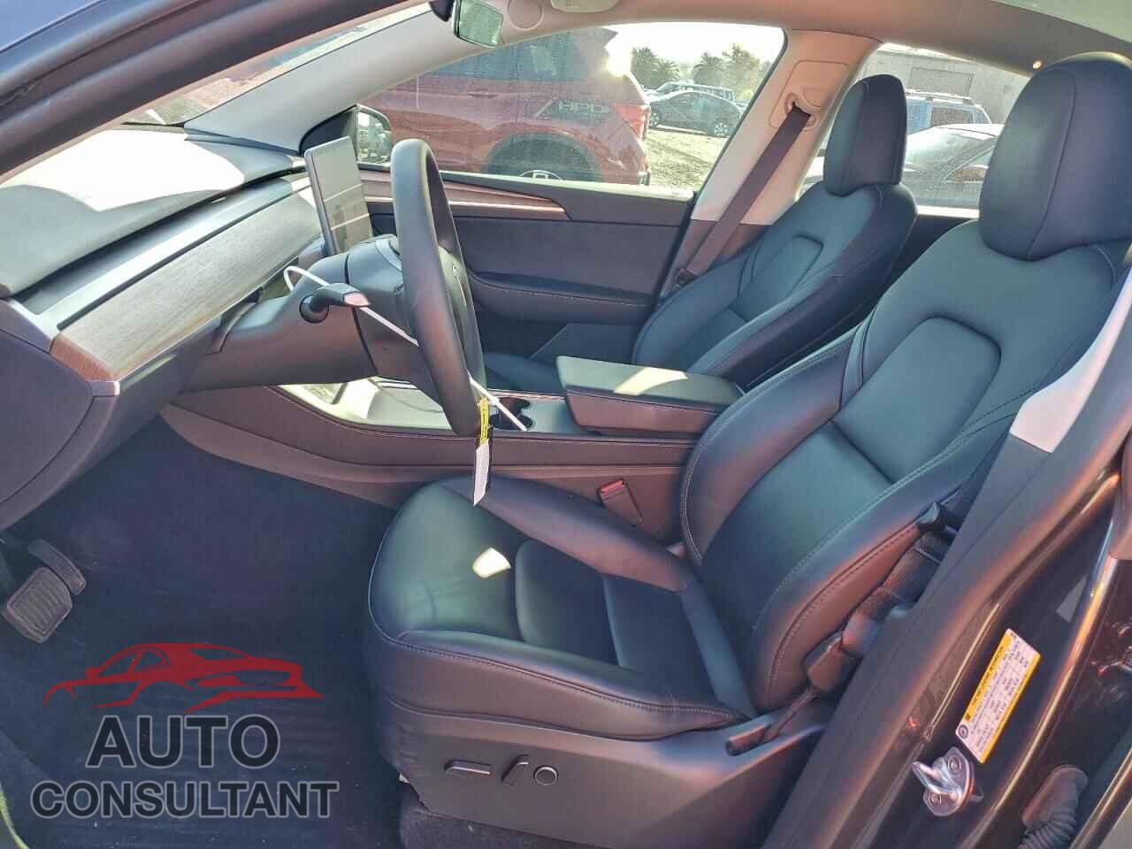 TESLA MODEL Y 2024 - 7SAYGDED6RF103183