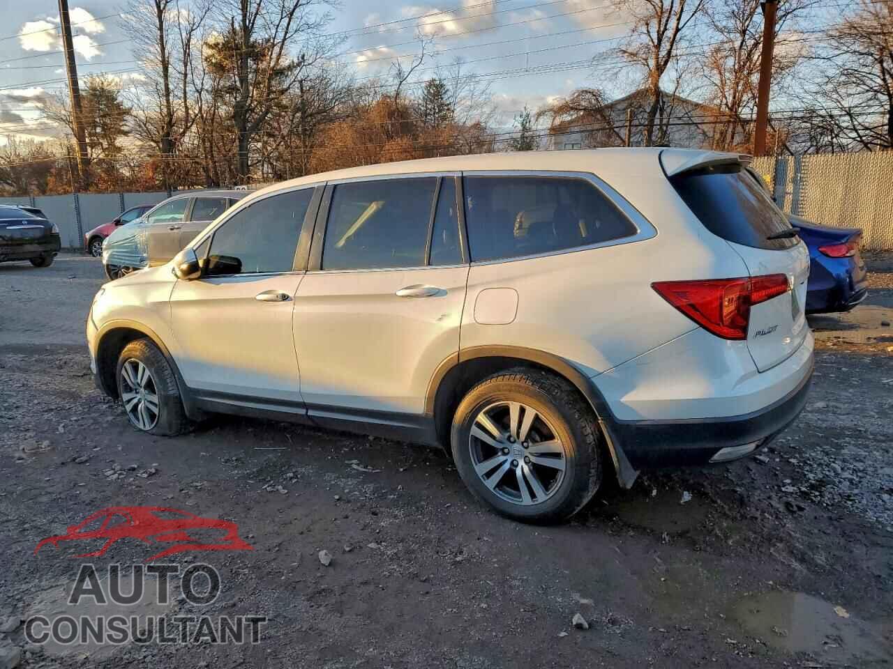 HONDA PILOT 2017 - 5FNYF6H53HB031759