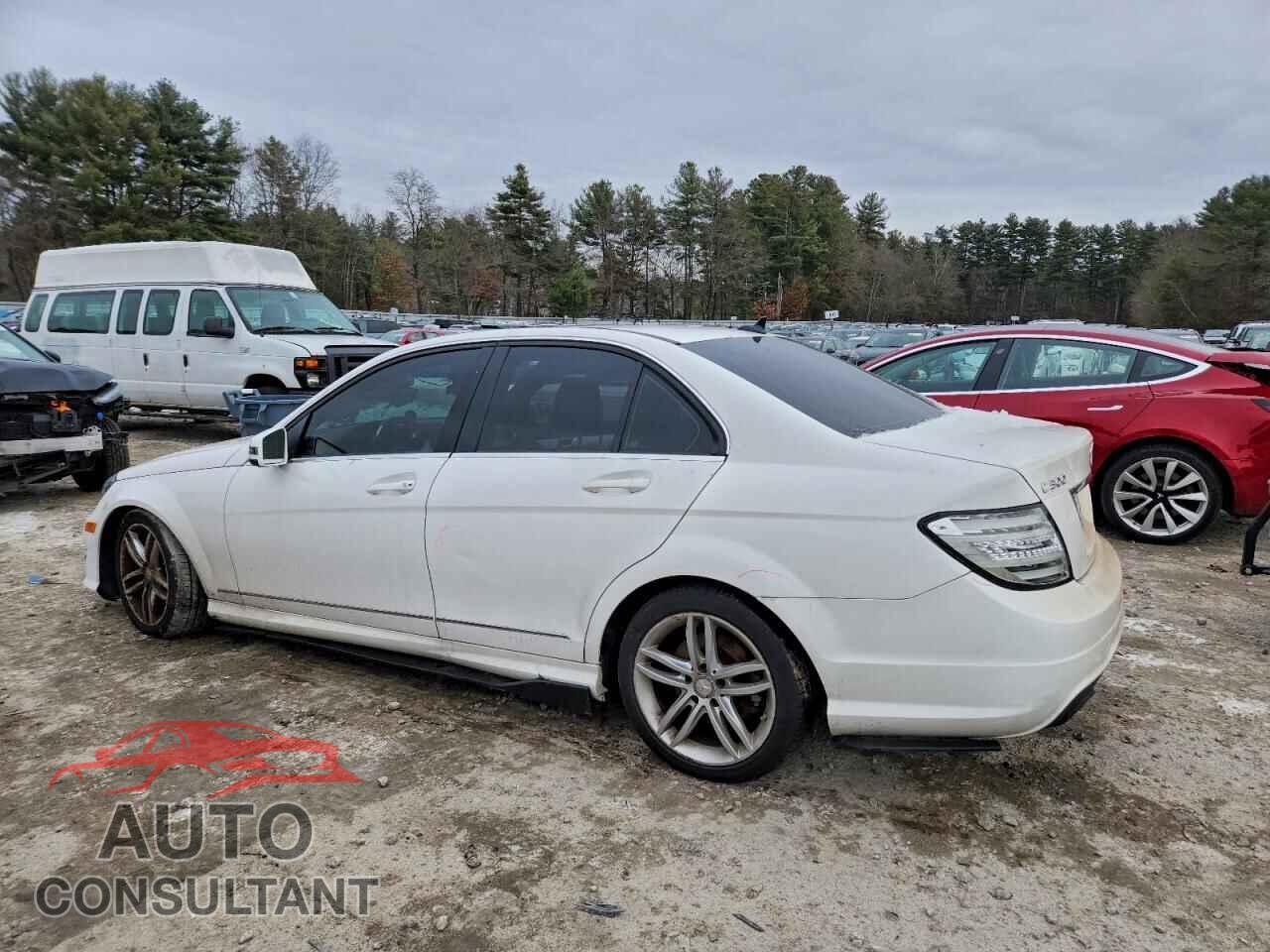 MERCEDES-BENZ C-CLASS 2013 - WDDGF8AB1DR280627