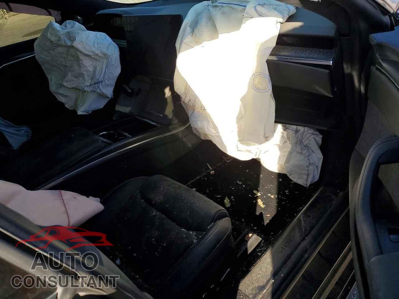 TESLA MODEL S 2021 - 5YJSA1E6XMF444101