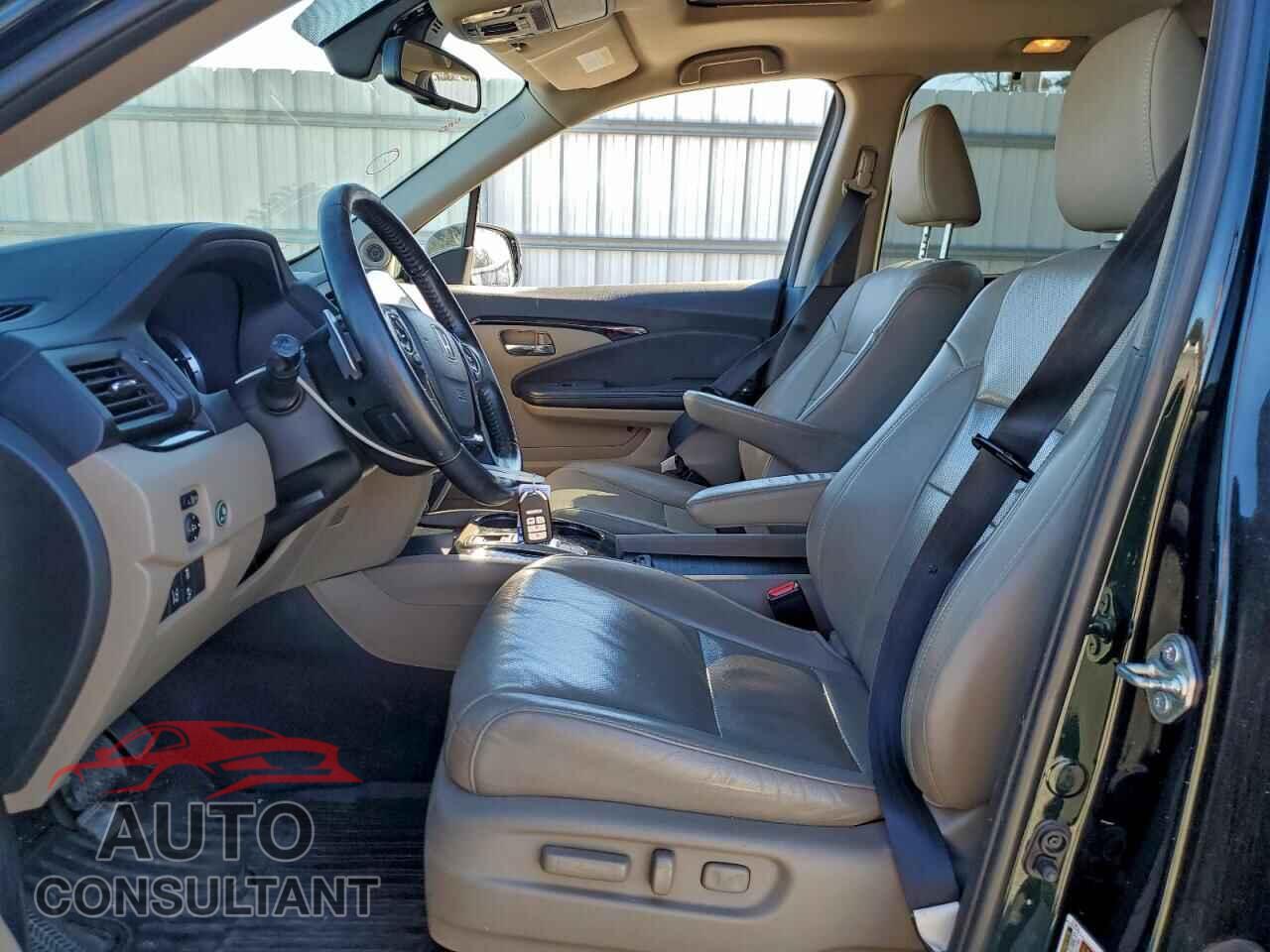 HONDA PILOT 2016 - 5FNYF6H04GB061906