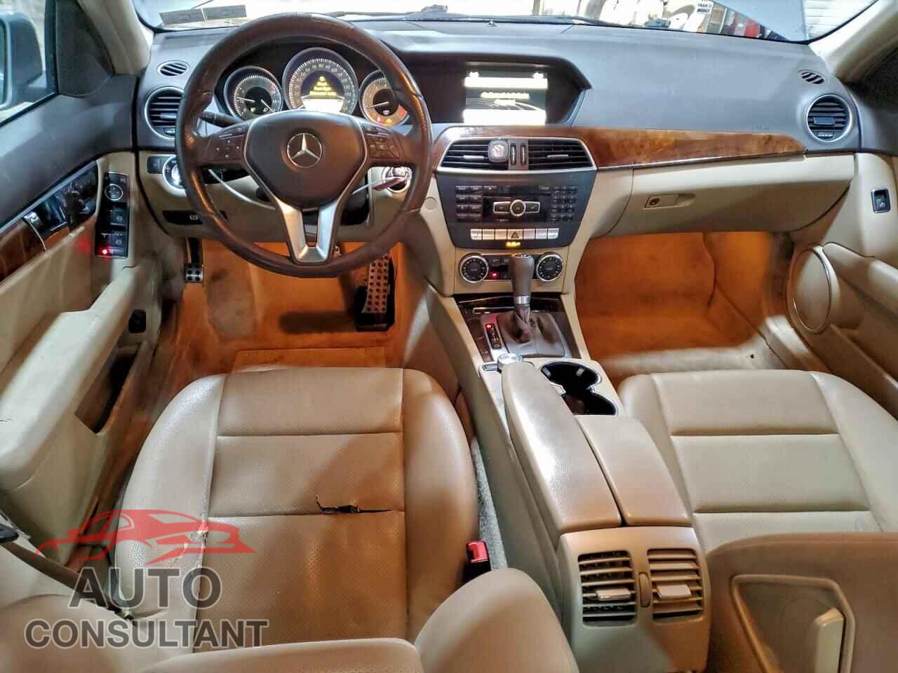 MERCEDES-BENZ C-CLASS 2012 - WDDGF8BB7CR237567
