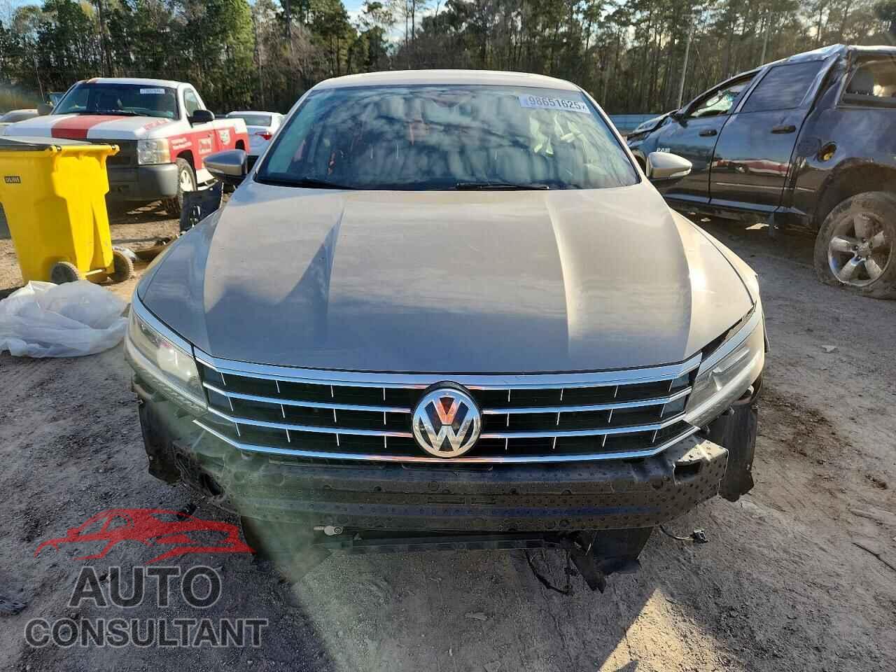 VOLKSWAGEN PASSAT 2017 - 1VWCT7A39HC013763