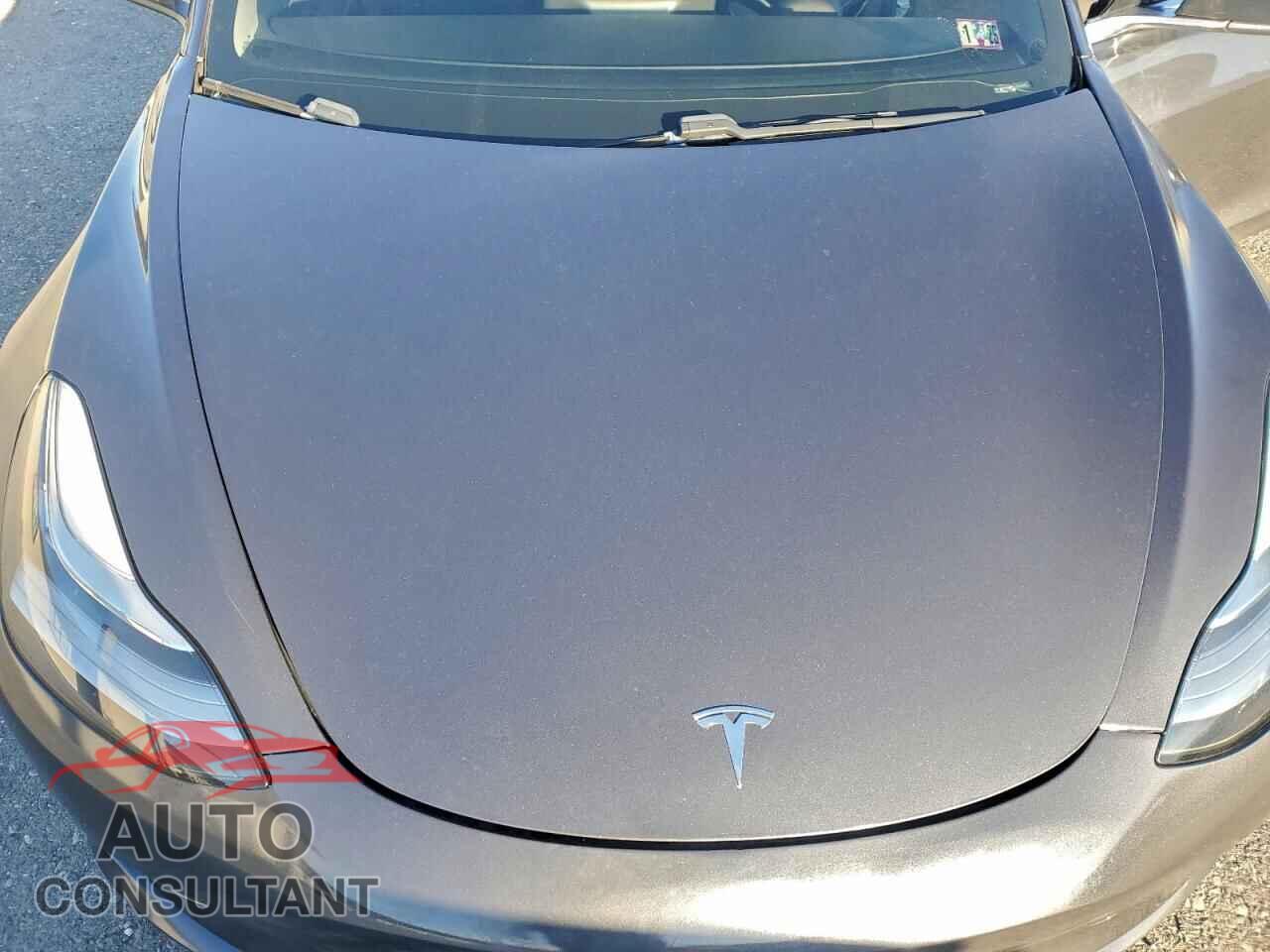 TESLA MODEL 3 2018 - 5YJ3E1EA5JF024108