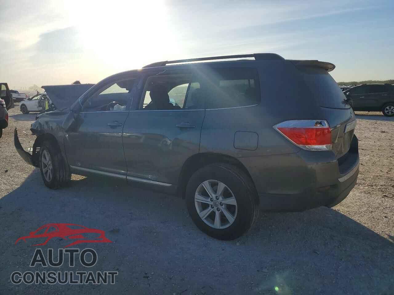 TOYOTA HIGHLANDER 2012 - 5TDBK3EH7CS097993
