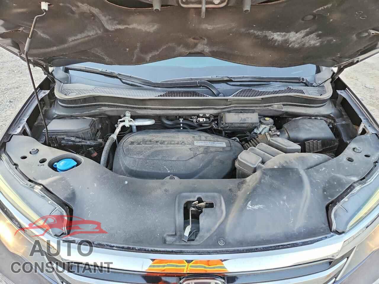 HONDA PILOT 2017 - 5FNYF6H96HB068131
