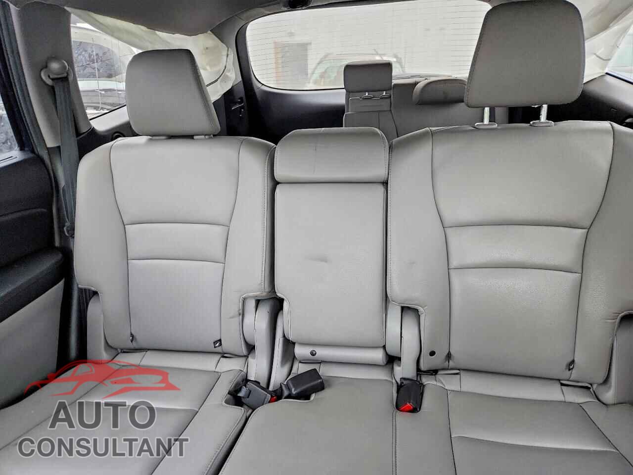 HONDA PILOT 2017 - 5FNYF6H93HB100663
