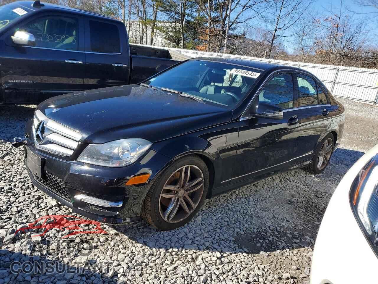 MERCEDES-BENZ C-CLASS 2012 - WDDGF8BB4CR235260
