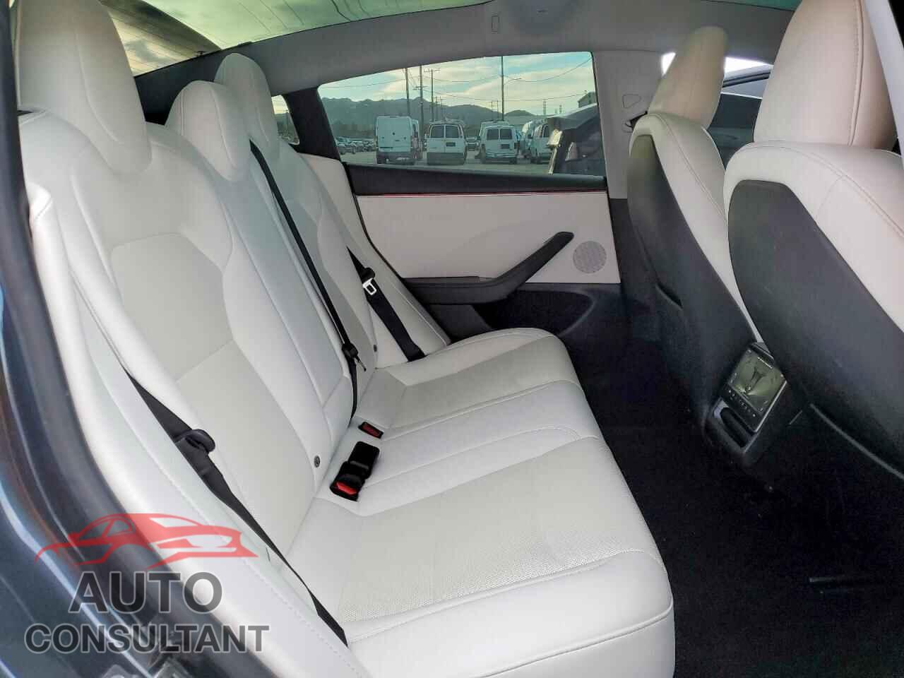 TESLA MODEL 3 2024 - 5YJ3E1EA9RF849273