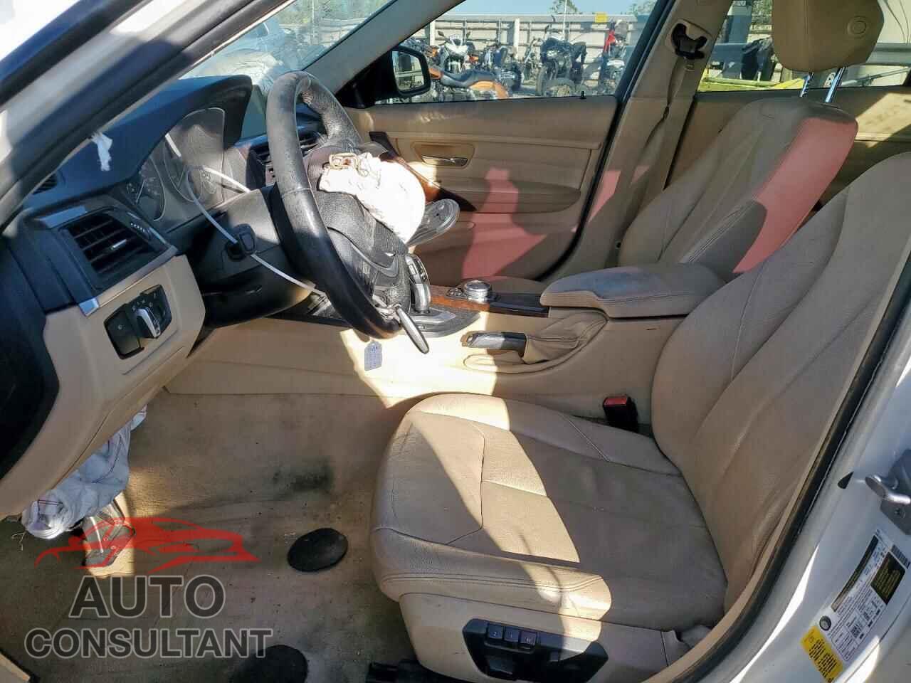 BMW 3 SERIES 2014 - WBA3D3C55EF099359