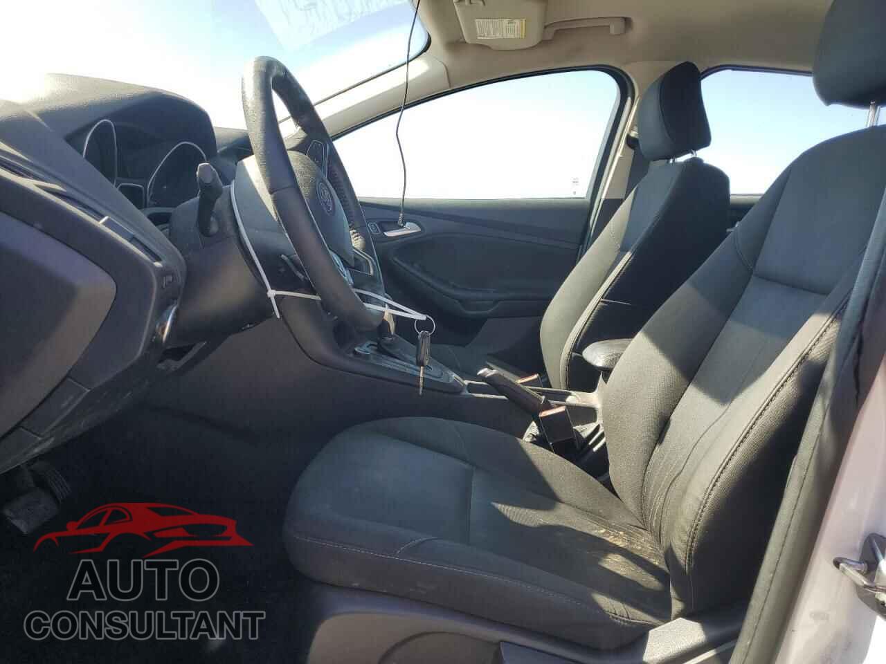 FORD FOCUS 2016 - 1FADP3K29GL258450