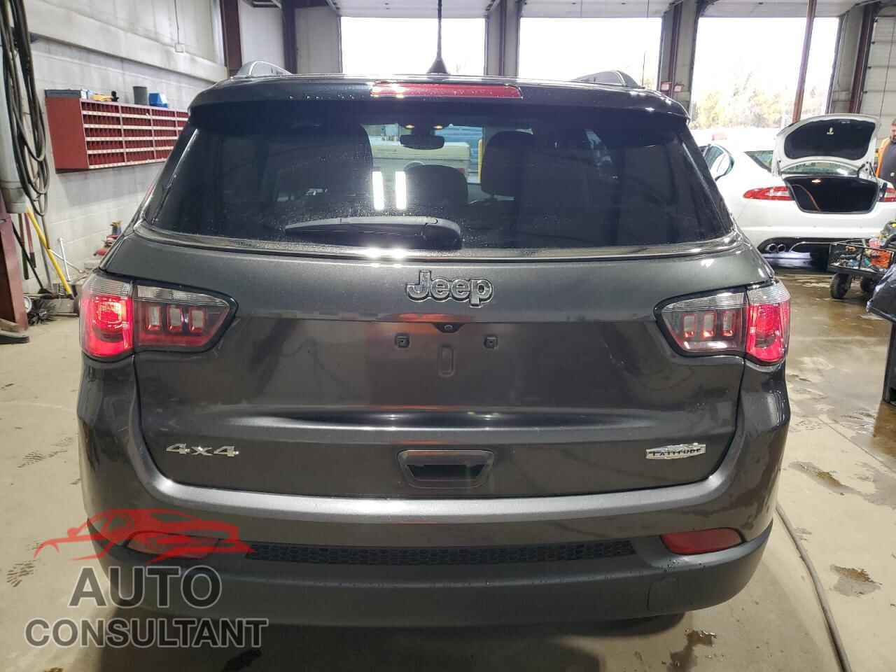 JEEP COMPASS 2018 - 3C4NJDBB1JT131936