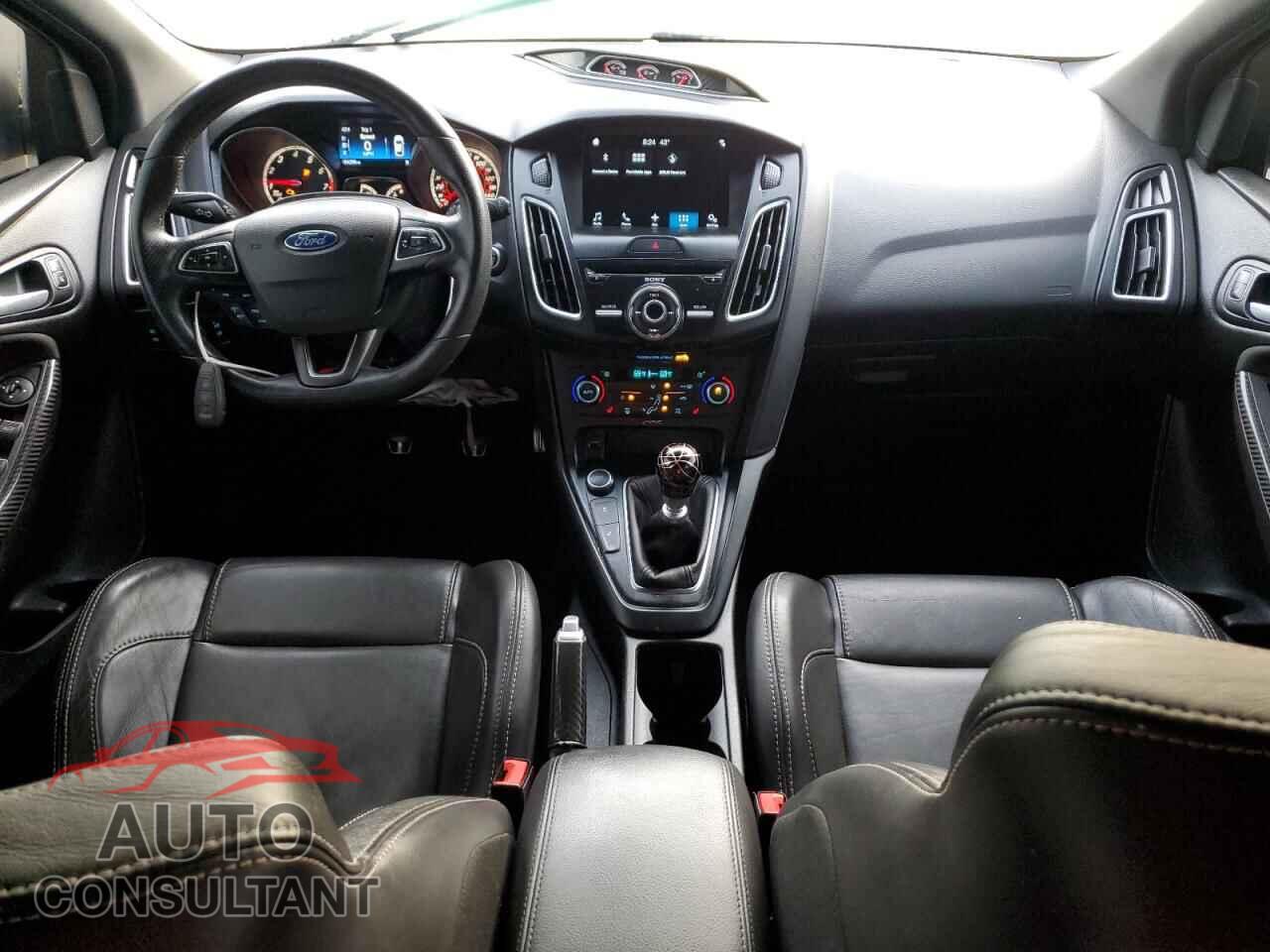 FORD FOCUS 2017 - 1FADP3L98HL249896