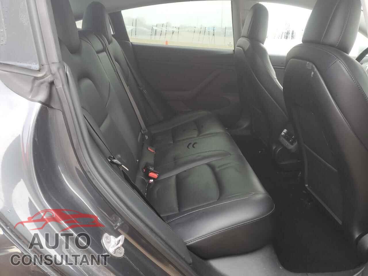 TESLA MODEL 3 2018 - 5YJ3E1EA7JF123870