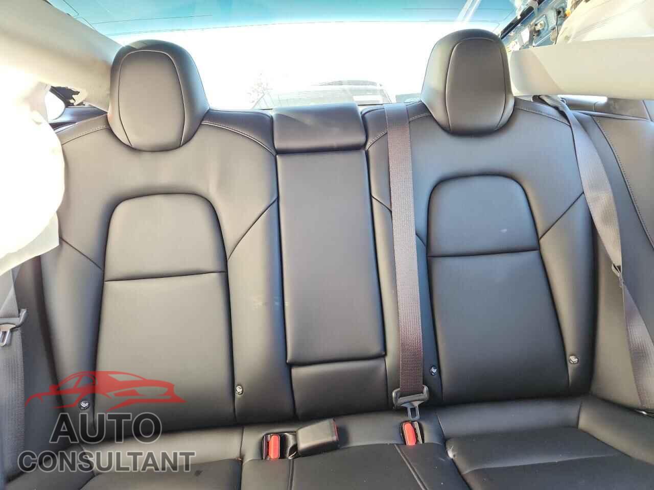 TESLA MODEL 3 2018 - 5YJ3E1EA0JF026140