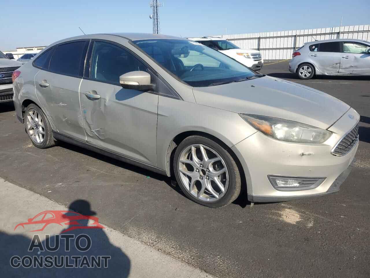 FORD FOCUS 2015 - 1FADP3F25FL324601