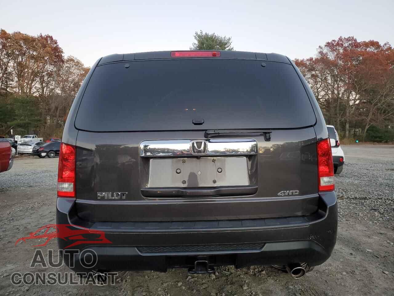 HONDA PILOT 2015 - 5FNYF4H74FB028811