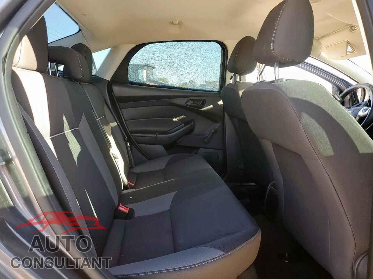 FORD FOCUS 2014 - 1FADP3E21EL217464