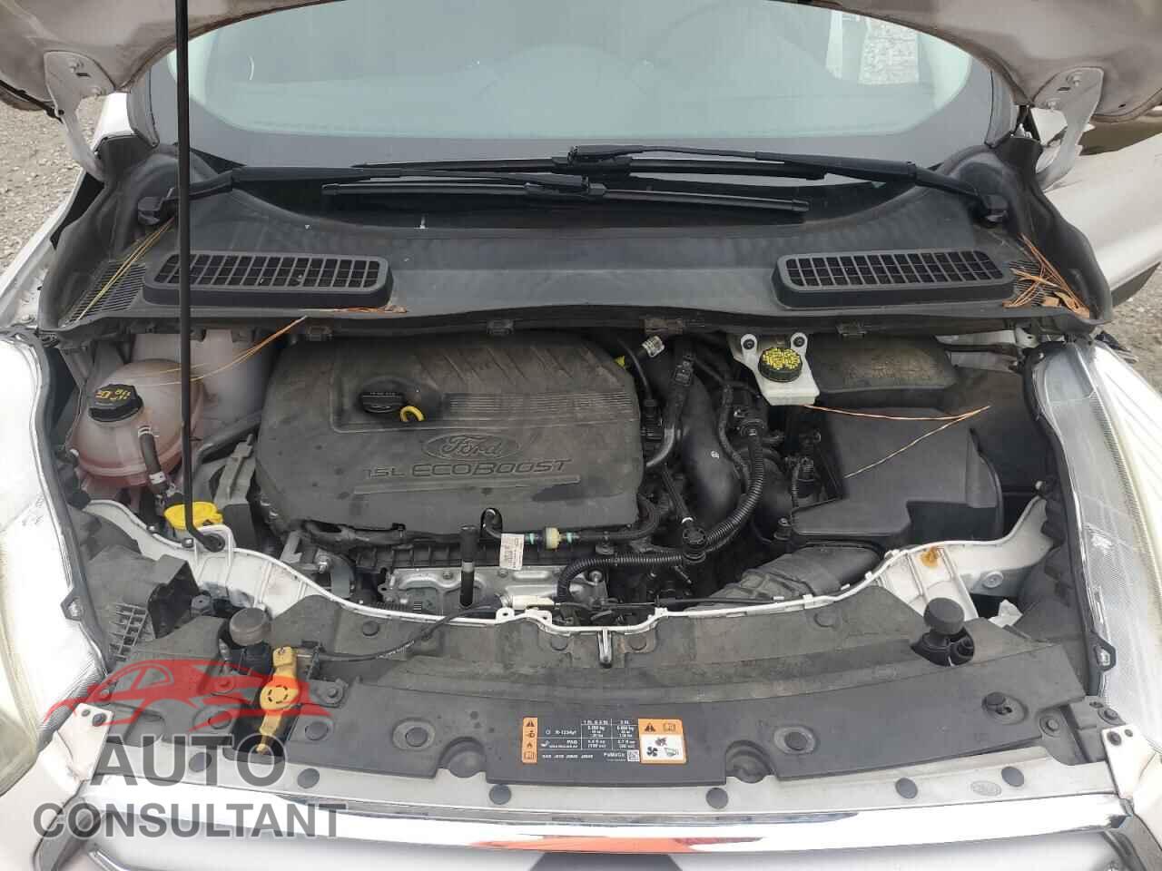 FORD ESCAPE 2017 - 1FMCU0GD2HUE12124