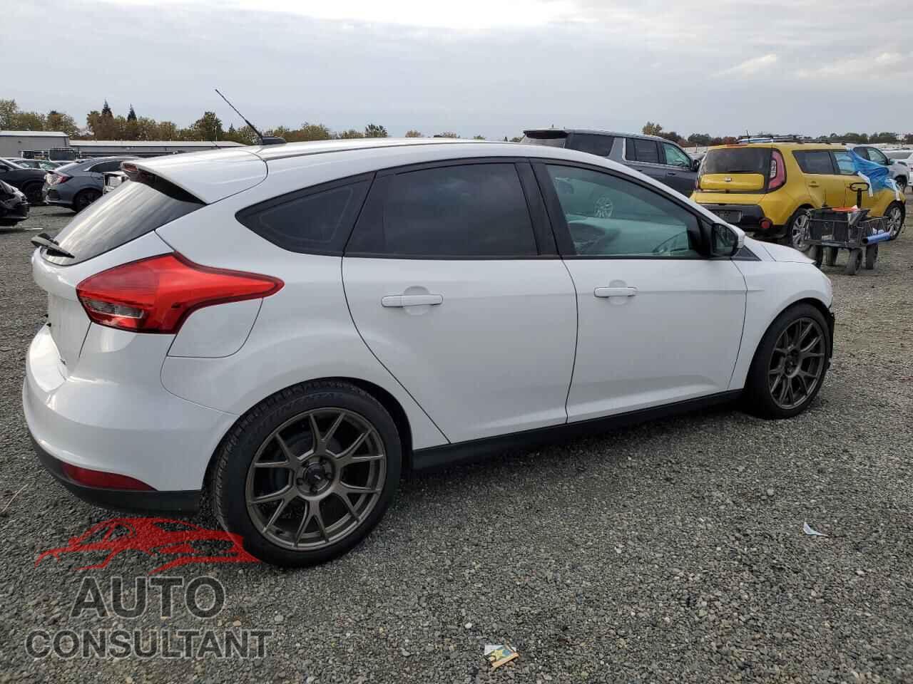 FORD FOCUS 2016 - 1FADP3K27GL254574
