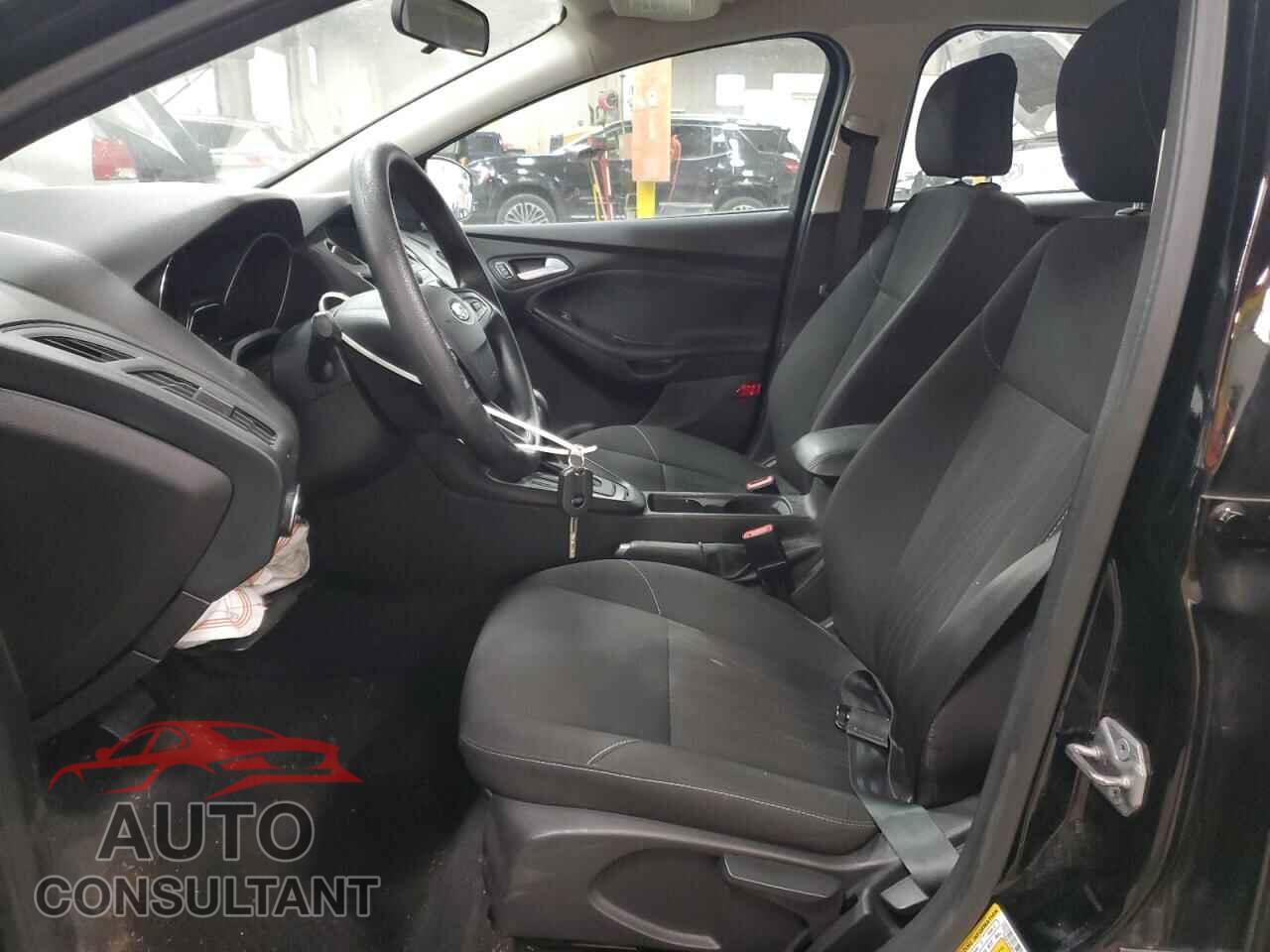 FORD FOCUS 2017 - 1FADP3F29HL219675