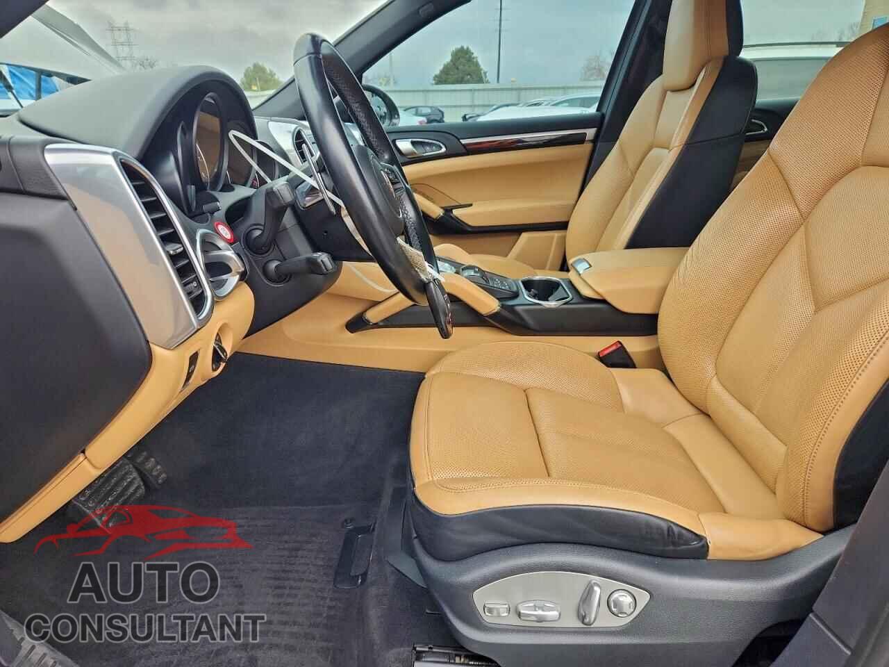 PORSCHE CAYENNE 2016 - WP1AA2A28GKA36416
