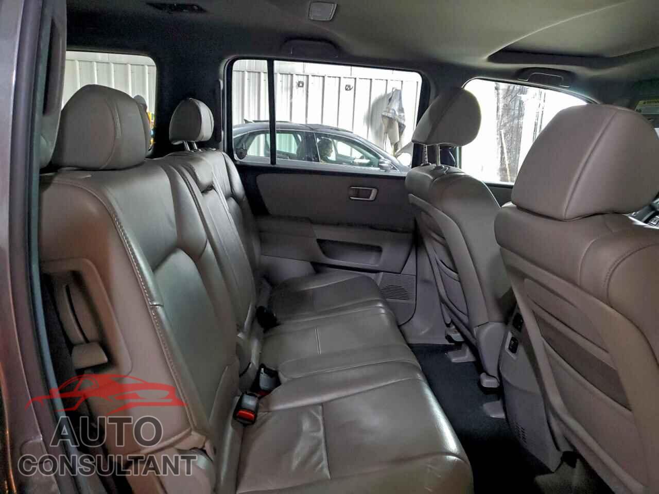 HONDA PILOT 2011 - 5FNYF4H50BB087623