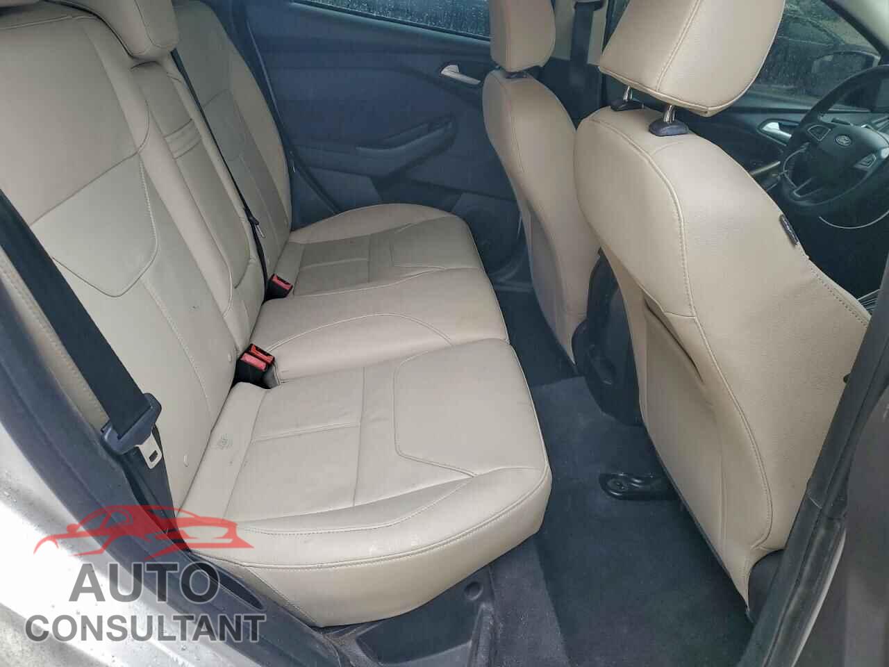 FORD FOCUS 2015 - 1FADP3N27FL361487