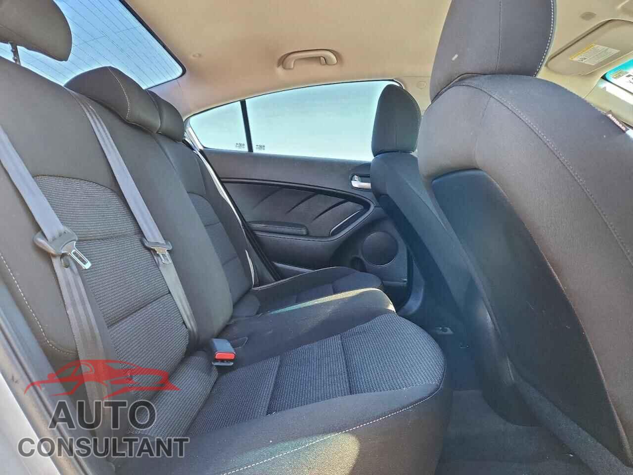KIA FORTE 2017 - 3KPFK4A77HE115687