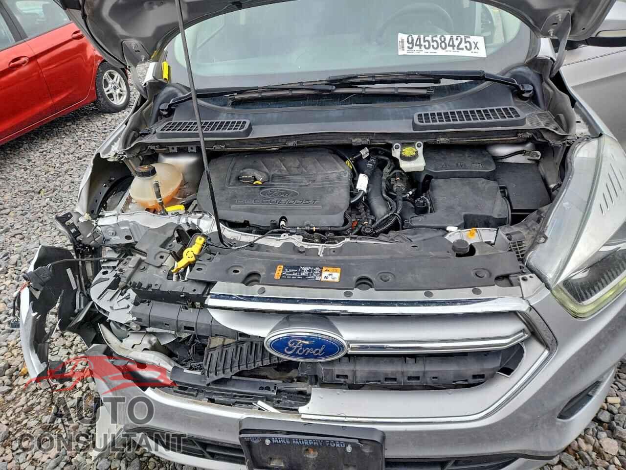FORD ESCAPE 2017 - 1FMCU0JD1HUB06153