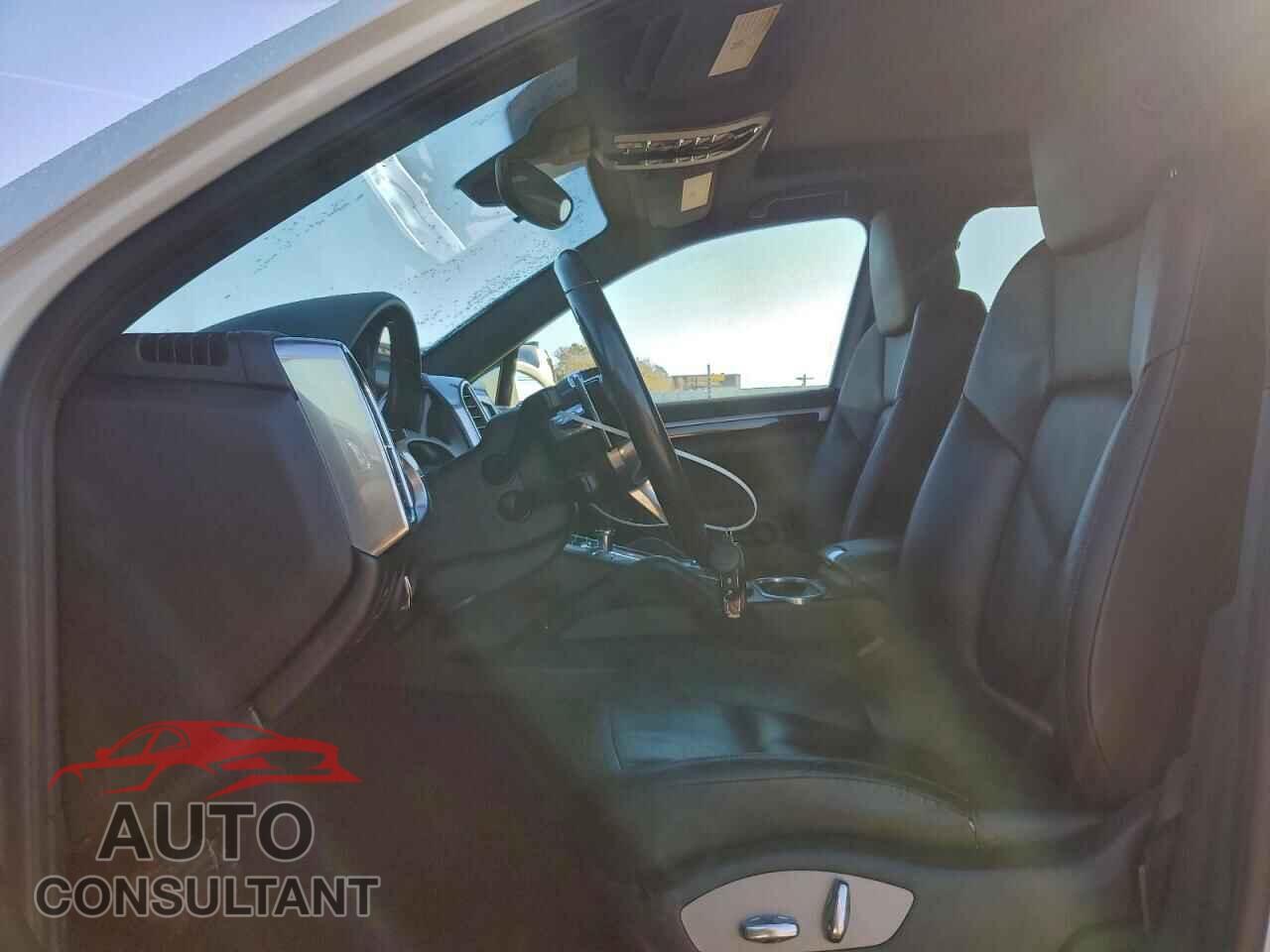 PORSCHE CAYENNE 2016 - WP1AA2A23GLA10977