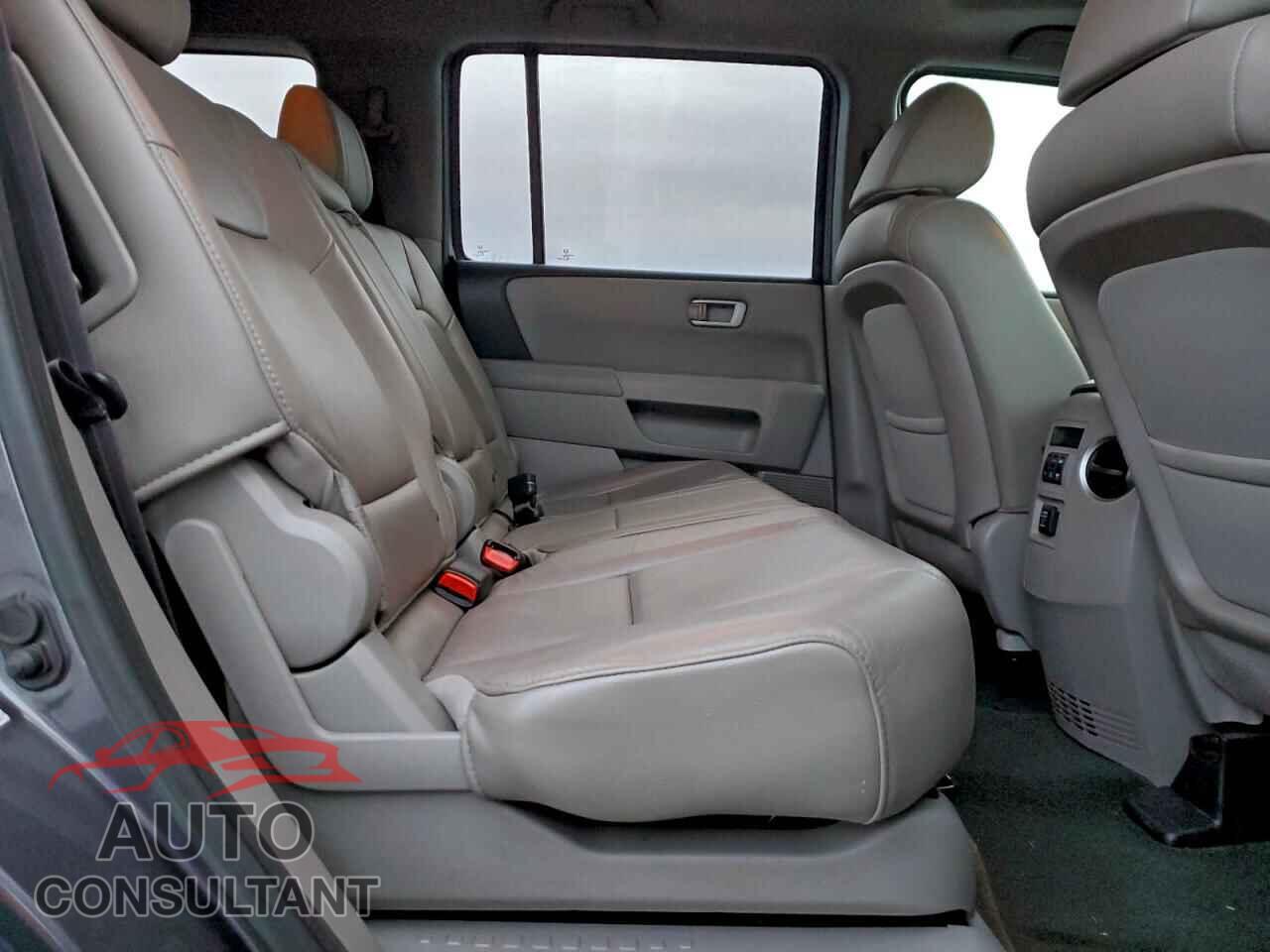 HONDA PILOT 2015 - 5FNYF4H51FB019997