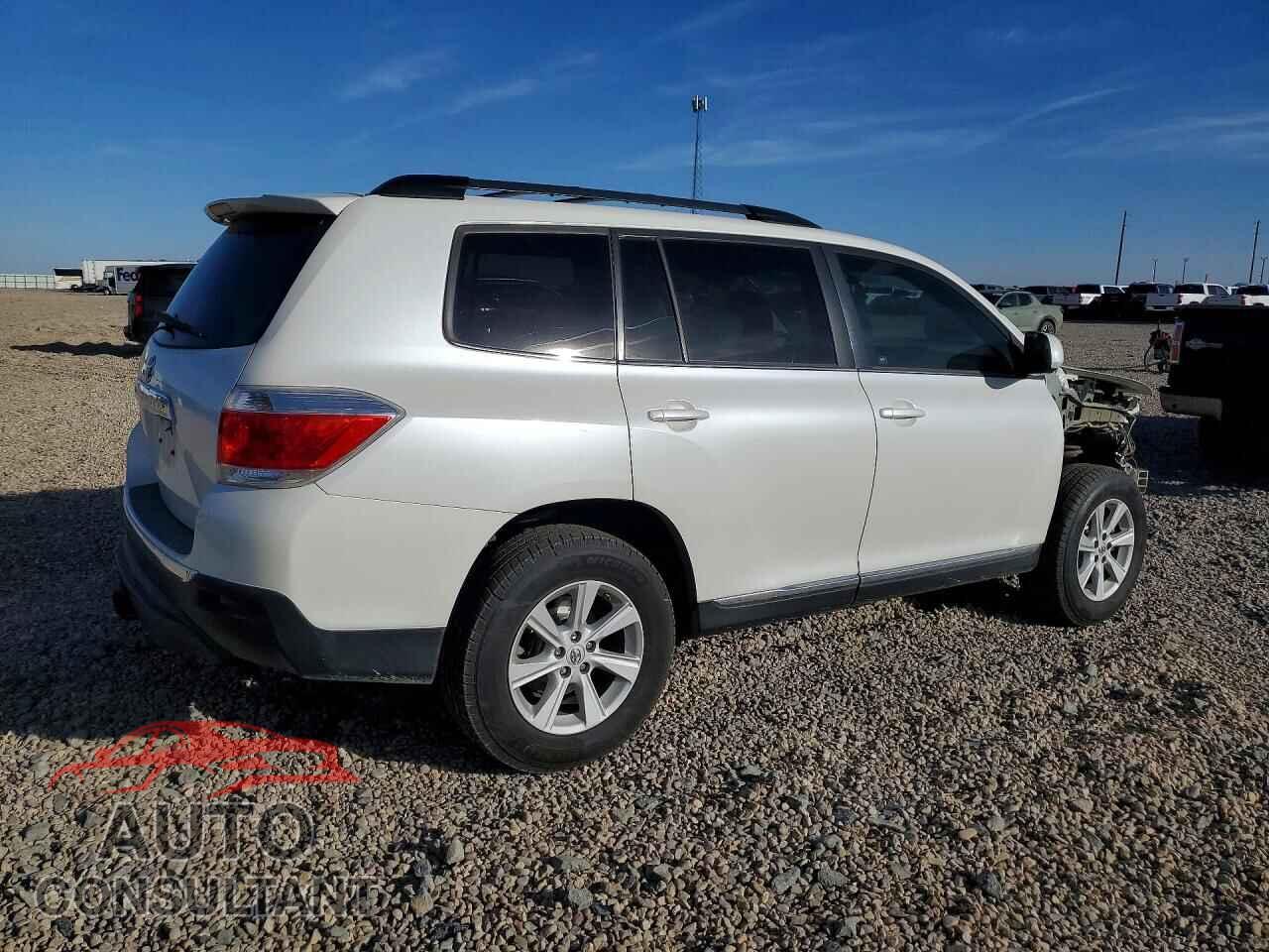 TOYOTA HIGHLANDER 2013 - 5TDZK3EH8DS122612