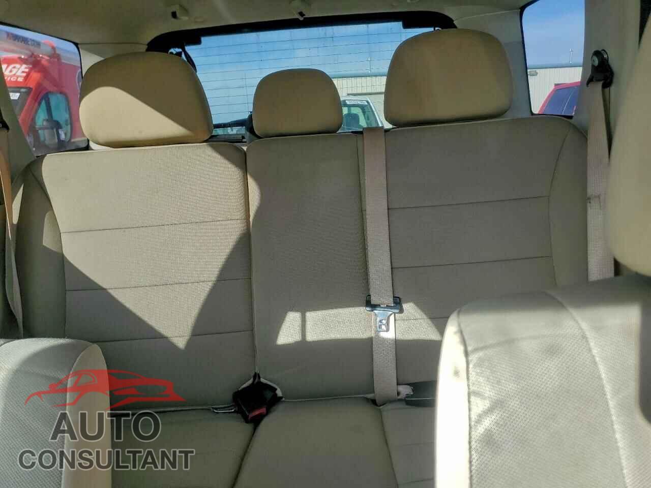 FORD ESCAPE 2012 - 1FMCU0DG8CKB38513