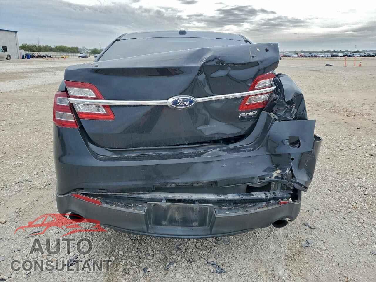FORD TAURUS 2015 - 1FAHP2KT3FG159098