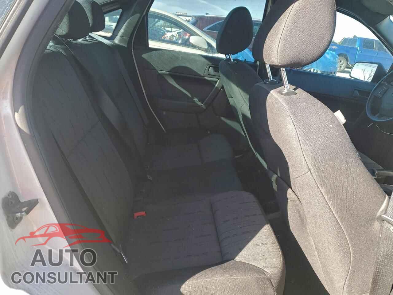 FORD FOCUS 2011 - 1FAHP3FN8BW105264