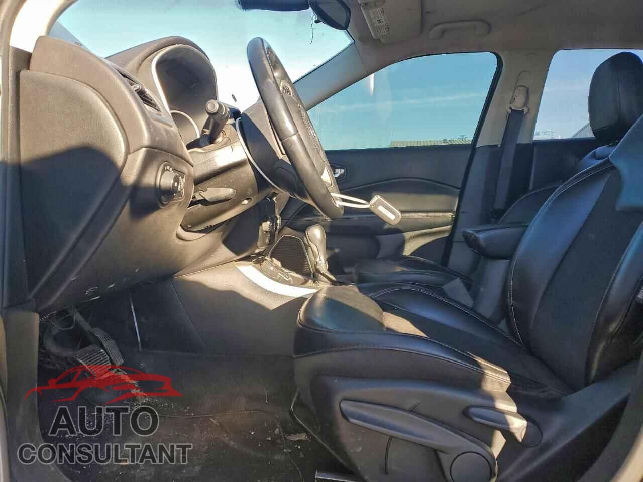 JEEP COMPASS 2018 - 3C4NJDBB3JT373465