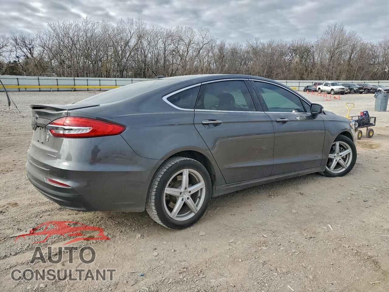 FORD FUSION 2019 - 3FA6P0SU4KR173048