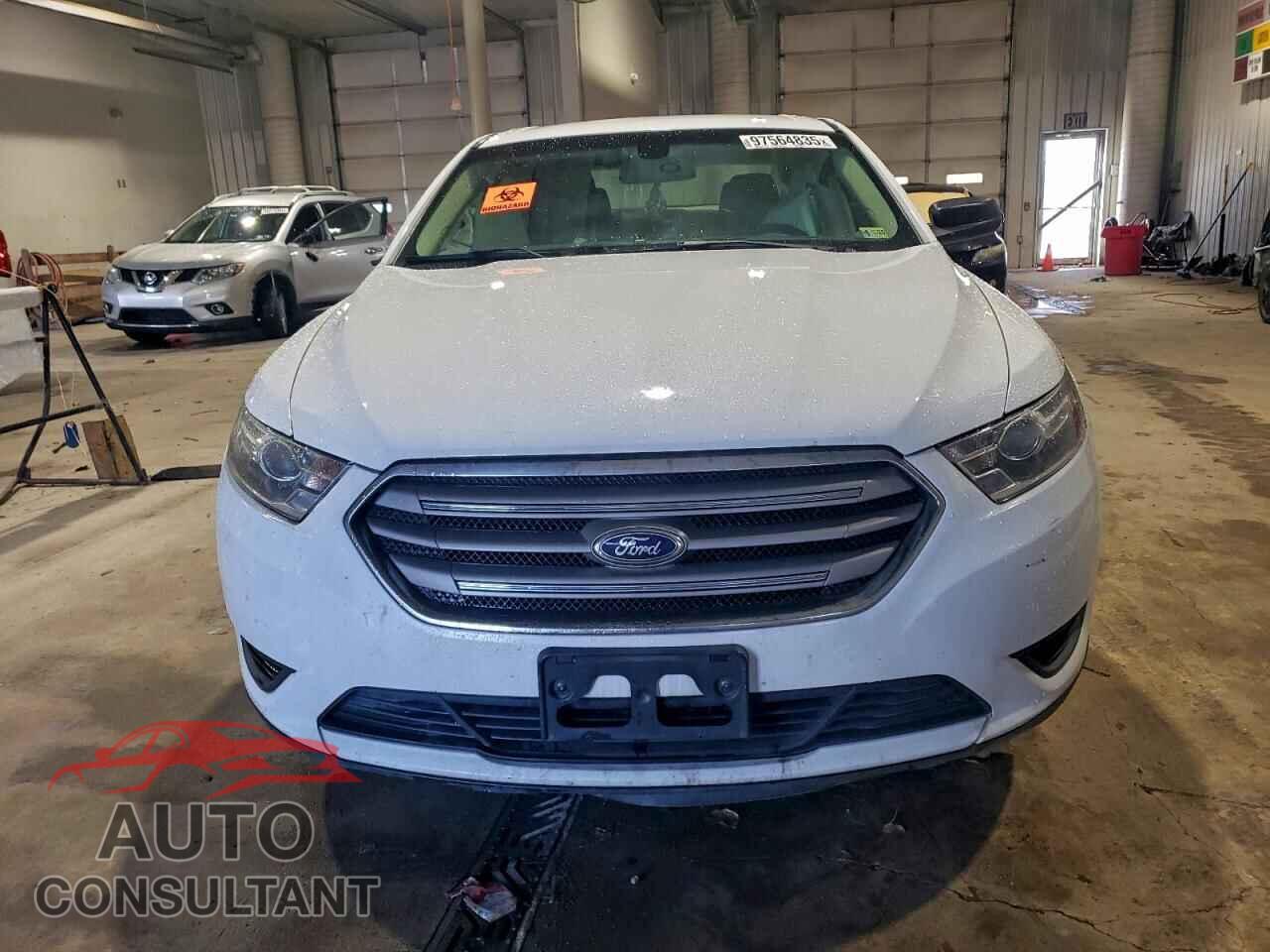 FORD TAURUS 2015 - 1FAHP2D85FG172556